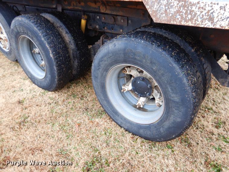 image for item ER9351 1985 Mack R686ST dump truck