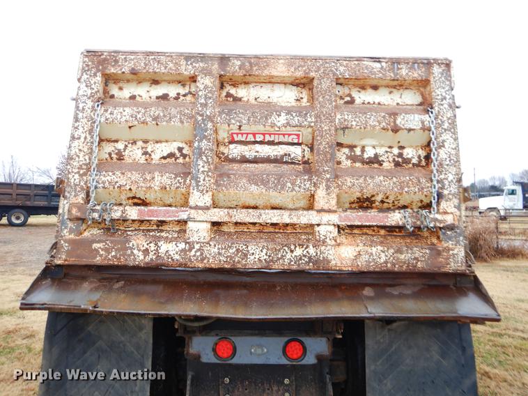 image for item ER9351 1985 Mack R686ST dump truck