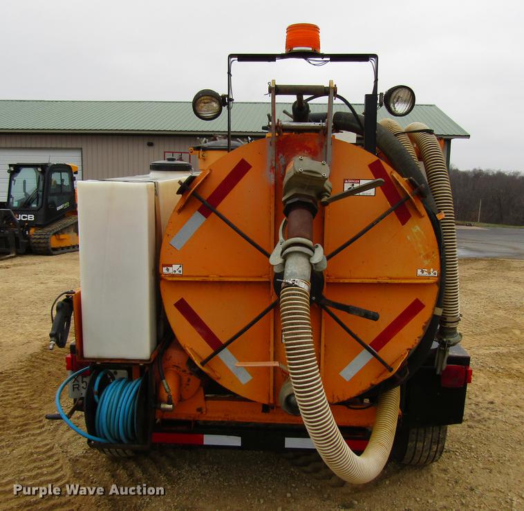 image for item EU9537 2007 Ring Omatic 275 vacuum excavator trailer