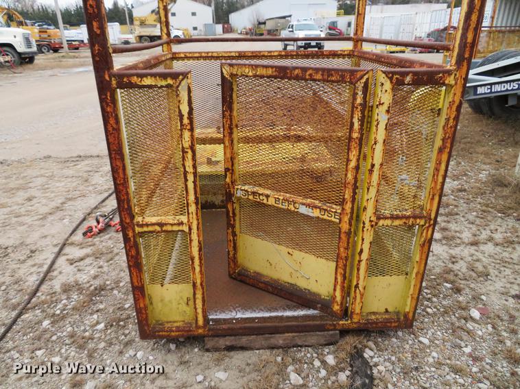 image for item EV9540 Chicago Crane 48X48X1200 man basket