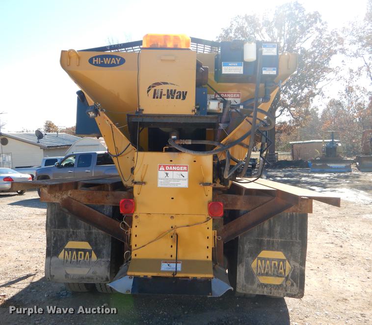 image for item EW9673 1989 International 1954 spreader truck