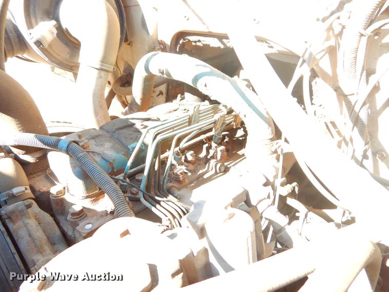 image for item EW9673 1989 International 1954 spreader truck