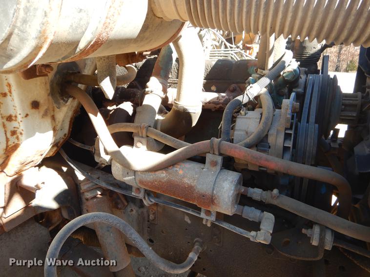 image for item EW9673 1989 International 1954 spreader truck