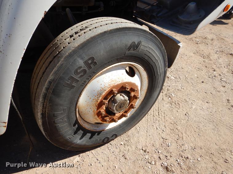 image for item EW9673 1989 International 1954 spreader truck