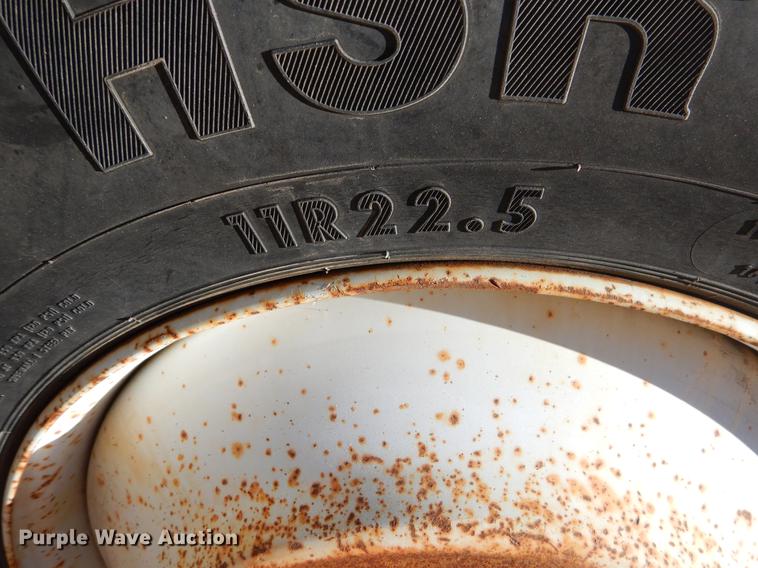 image for item EW9673 1989 International 1954 spreader truck