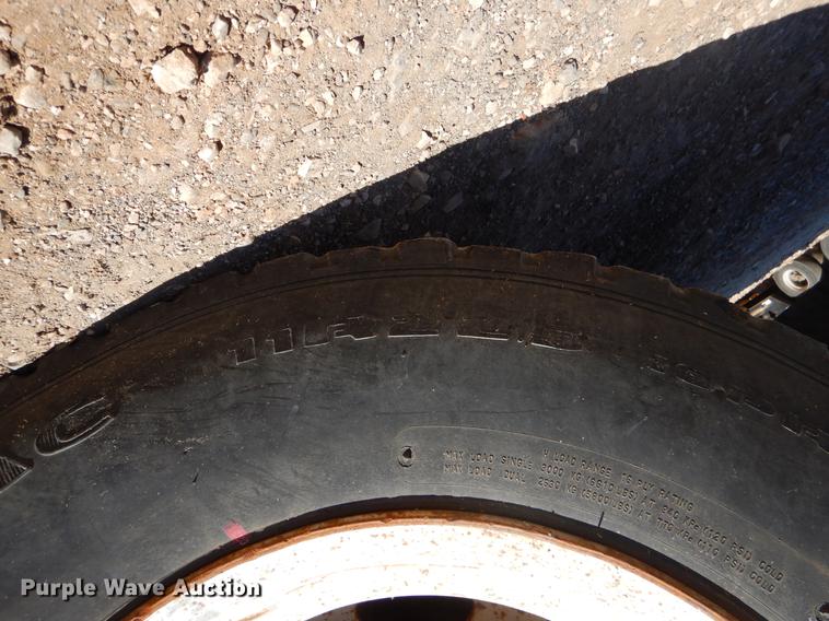 image for item EW9673 1989 International 1954 spreader truck