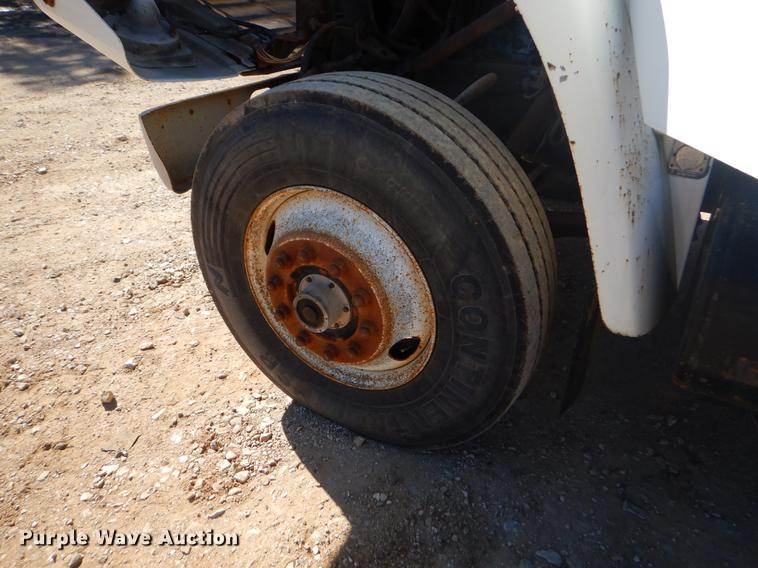 image for item EW9673 1989 International 1954 spreader truck