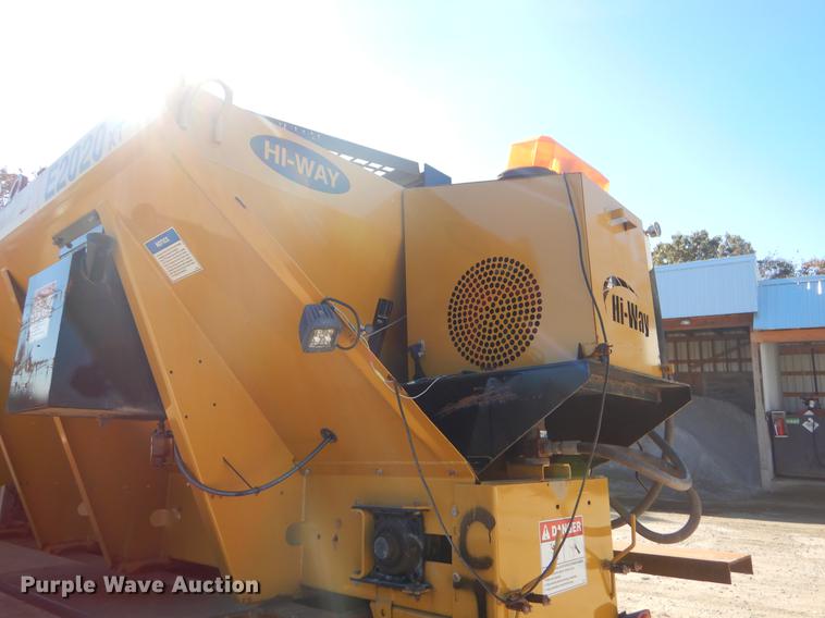 image for item EW9673 1989 International 1954 spreader truck