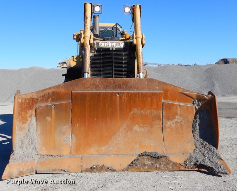 image for item EW9690 2001 Caterpillar D8R Series II dozer