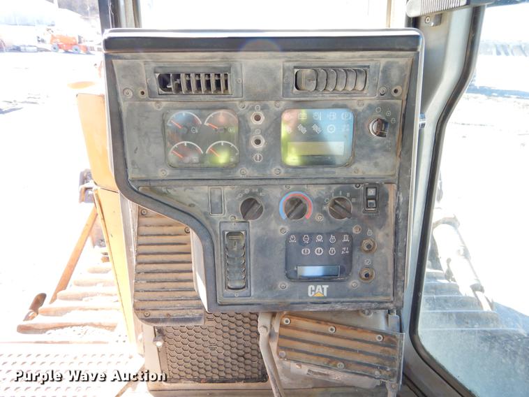 image for item EW9690 2001 Caterpillar D8R Series II dozer
