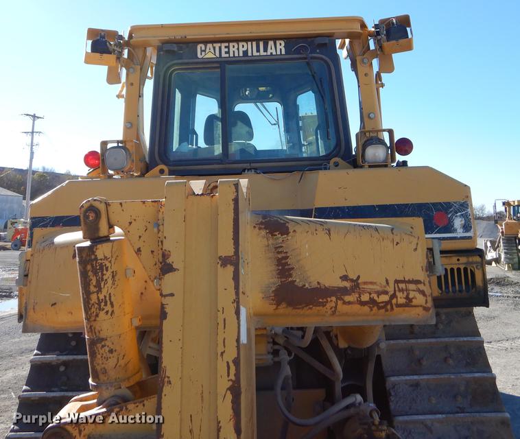 image for item EW9690 2001 Caterpillar D8R Series II dozer