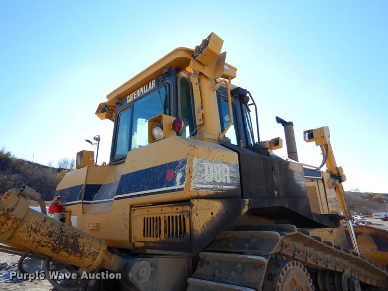 image for item EW9690 2001 Caterpillar D8R Series II dozer