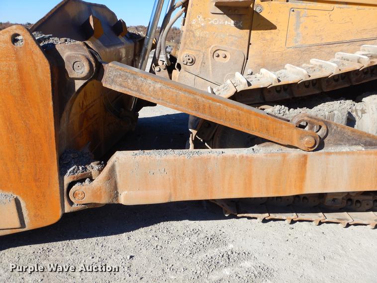 image for item EW9690 2001 Caterpillar D8R Series II dozer