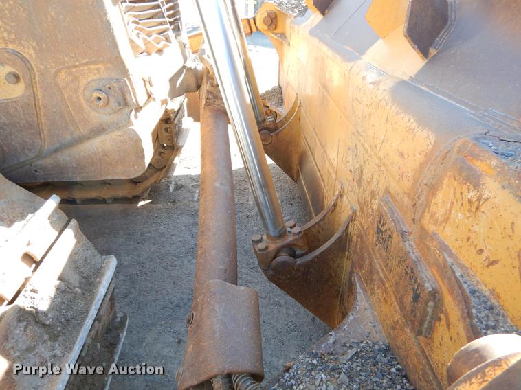 image for item EW9690 2001 Caterpillar D8R Series II dozer