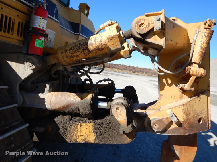 image for item EW9690 2001 Caterpillar D8R Series II dozer