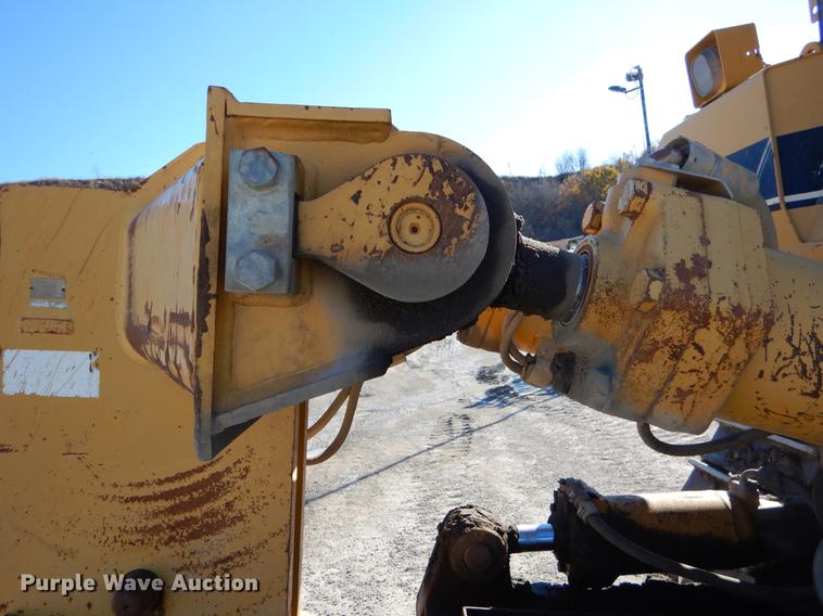 image for item EW9690 2001 Caterpillar D8R Series II dozer