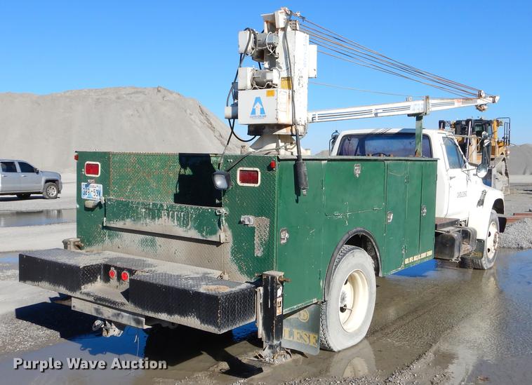 image for item EW9691 1998 Ford F700 service truck with crane