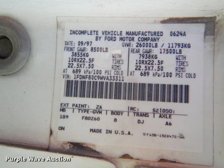 image for item EW9691 1998 Ford F700 service truck with crane