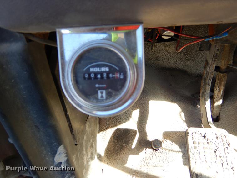 image for item EW9691 1998 Ford F700 service truck with crane
