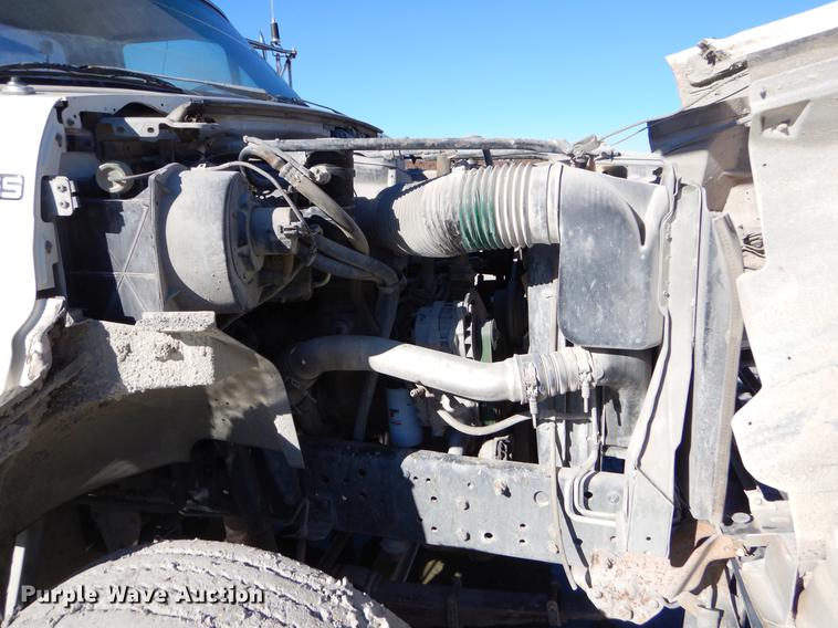 image for item EW9691 1998 Ford F700 service truck with crane