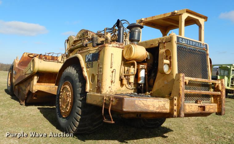 image for item EW9709 Caterpillar 621B conventional scraper