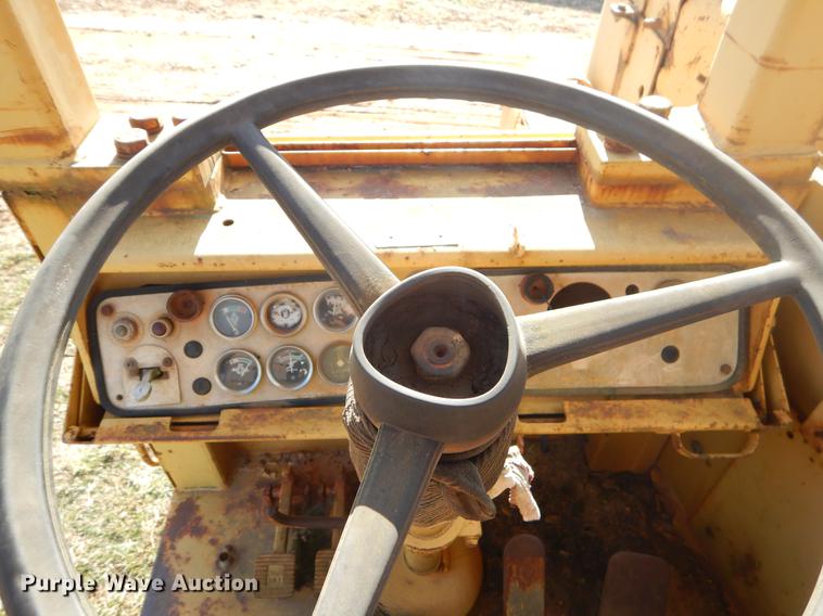 image for item EW9709 Caterpillar 621B conventional scraper