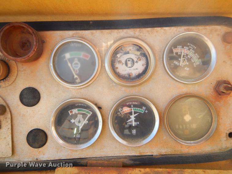 image for item EW9709 Caterpillar 621B conventional scraper