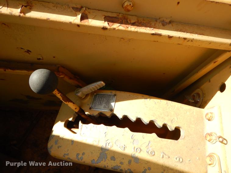 image for item EW9709 Caterpillar 621B conventional scraper