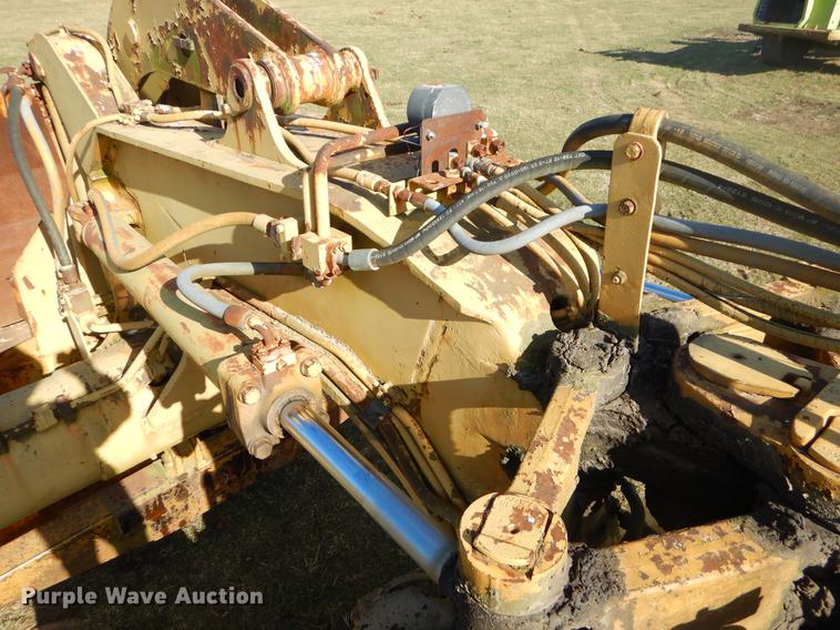 image for item EW9709 Caterpillar 621B conventional scraper