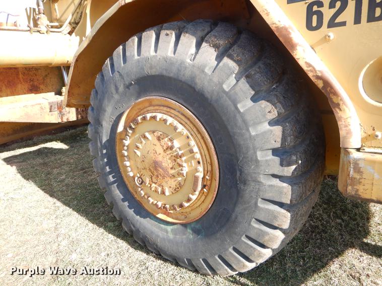 image for item EW9709 Caterpillar 621B conventional scraper