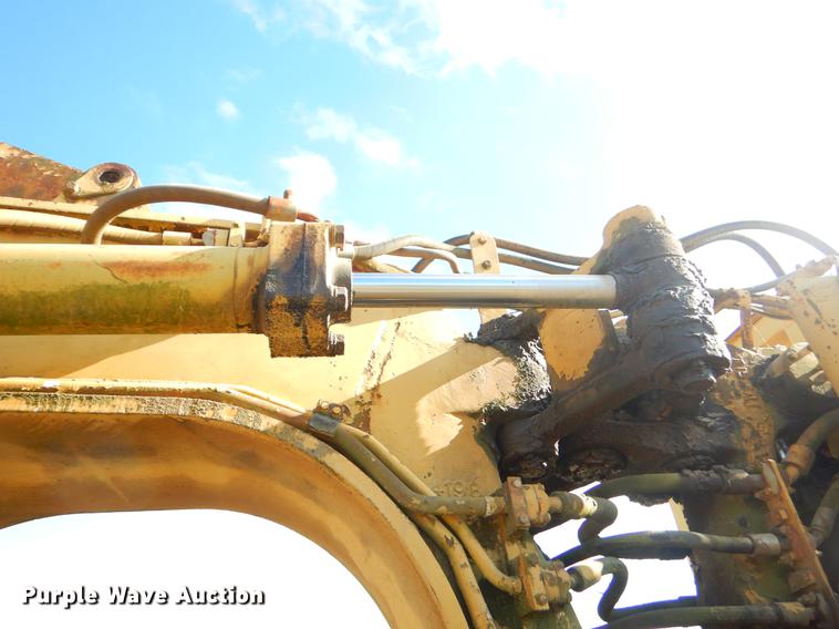 image for item EW9709 Caterpillar 621B conventional scraper