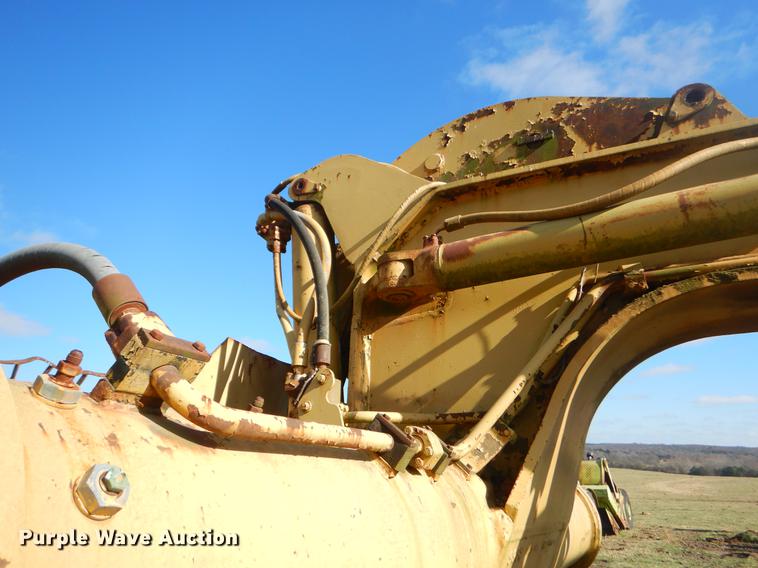 image for item EW9709 Caterpillar 621B conventional scraper