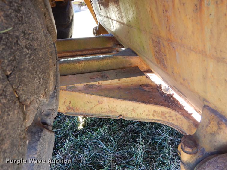 image for item EW9709 Caterpillar 621B conventional scraper