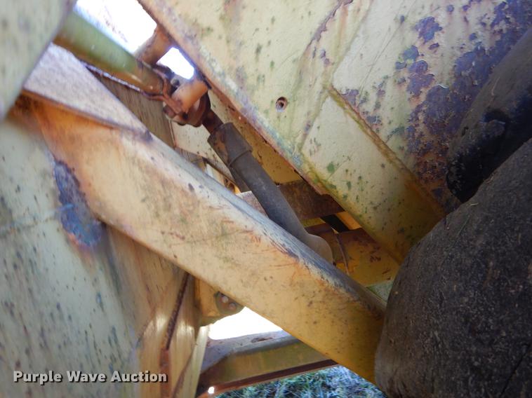 image for item EW9709 Caterpillar 621B conventional scraper