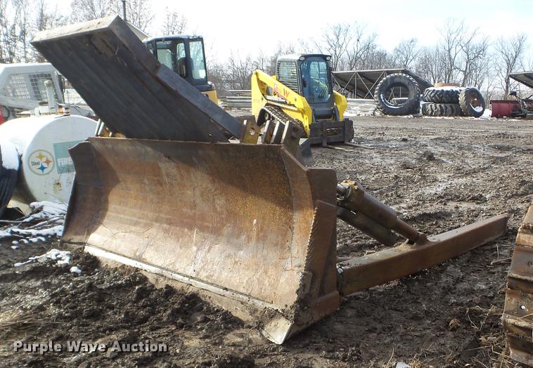 image for item EW9809 Dresser TD15 dozer blade