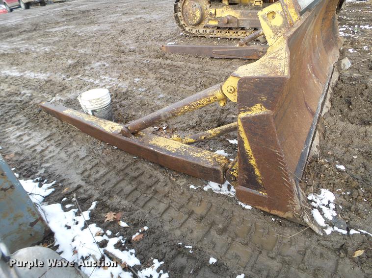 image for item EW9809 Dresser TD15 dozer blade