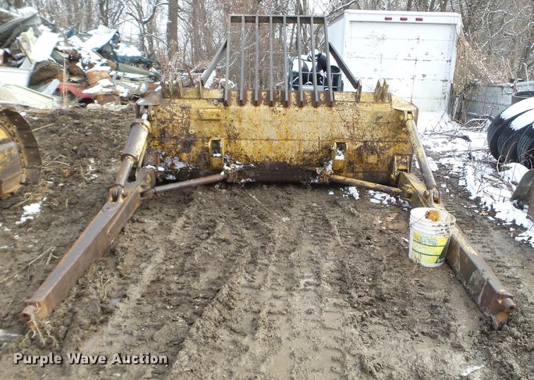 image for item EW9809 Dresser TD15 dozer blade