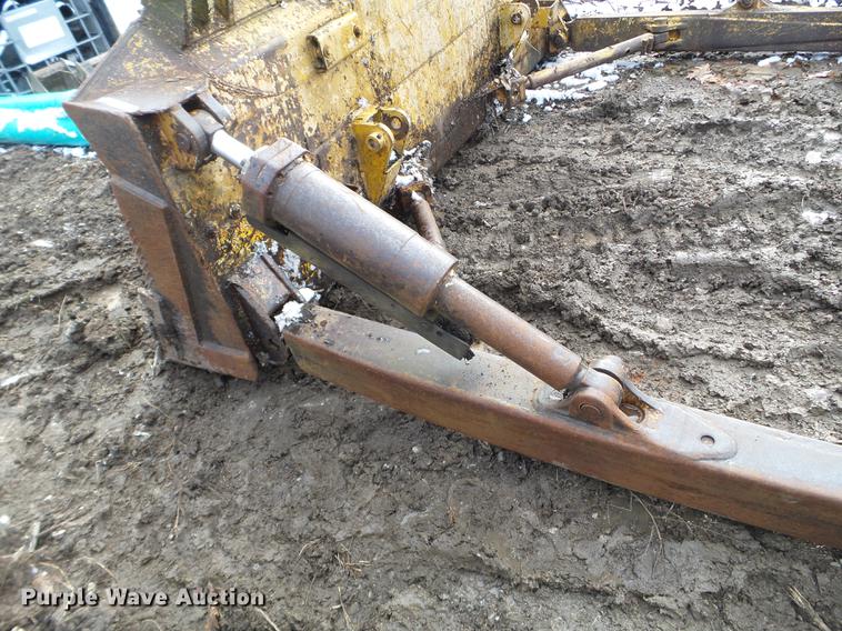 image for item EW9809 Dresser TD15 dozer blade