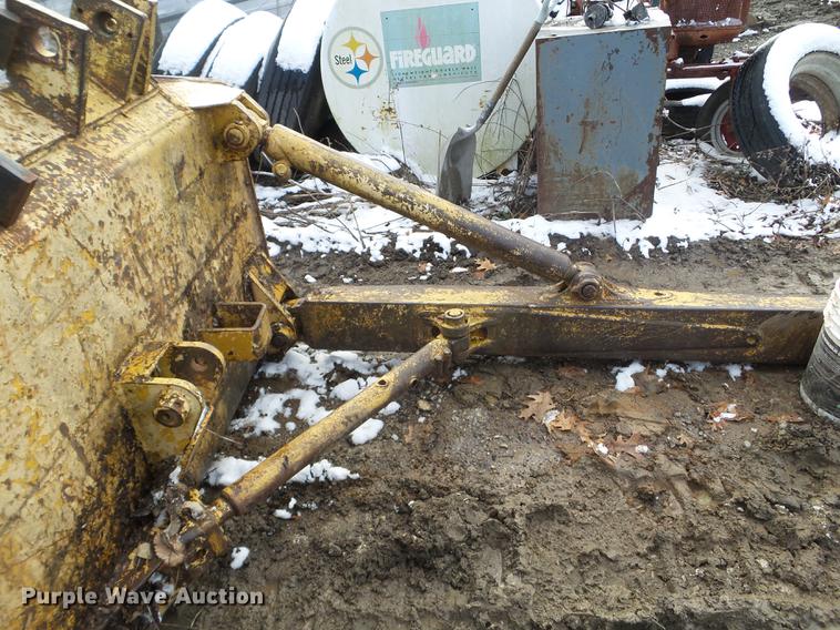 image for item EW9809 Dresser TD15 dozer blade