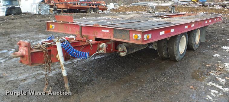 image for item EW9810 1983 Hyster tilt deck equipment trailer