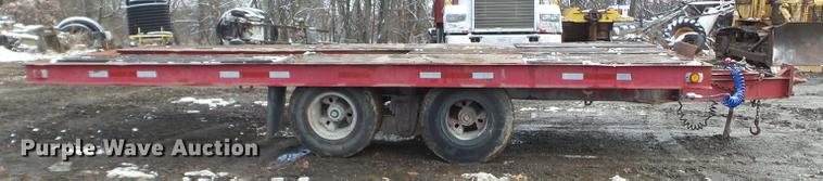 image for item EW9810 1983 Hyster tilt deck equipment trailer