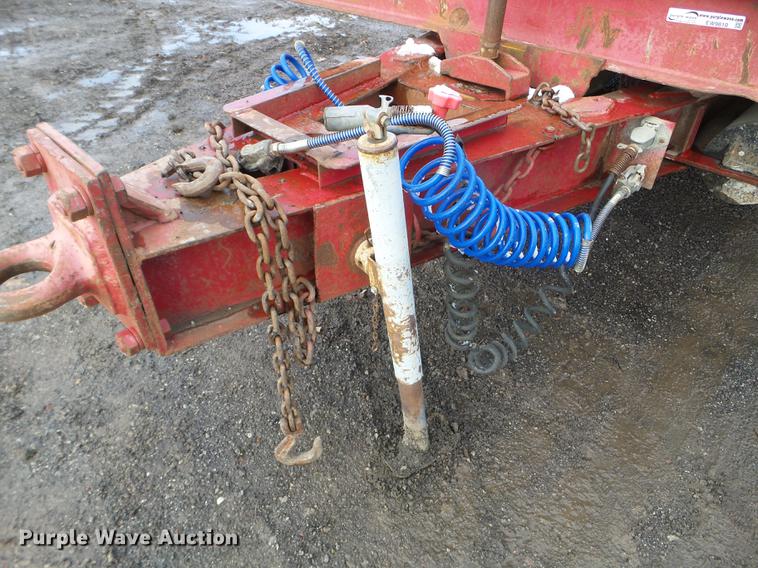 image for item EW9810 1983 Hyster tilt deck equipment trailer