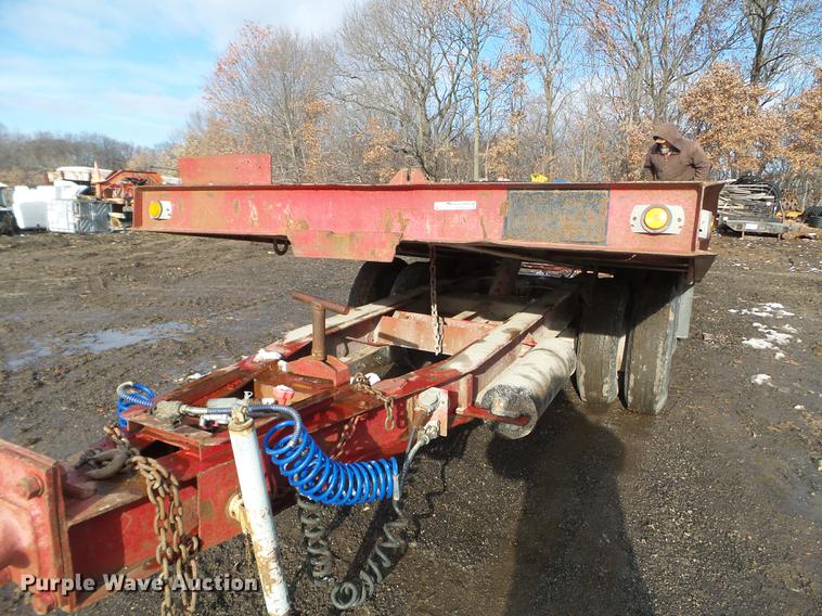 image for item EW9810 1983 Hyster tilt deck equipment trailer