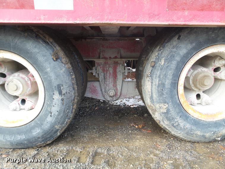 image for item EW9810 1983 Hyster tilt deck equipment trailer