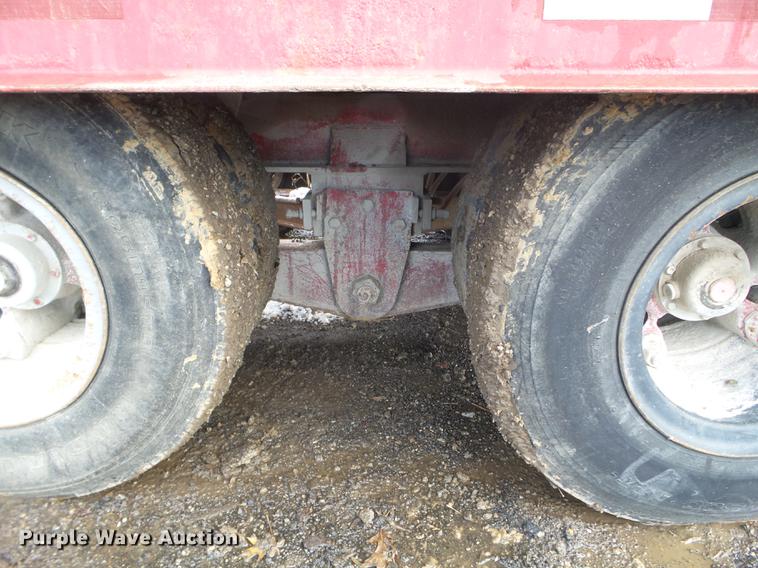 image for item EW9810 1983 Hyster tilt deck equipment trailer