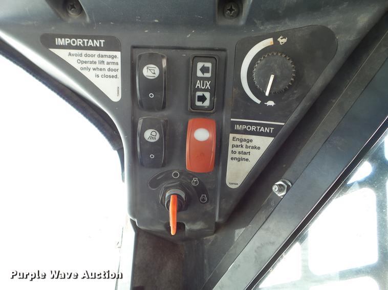 image for item EW9812 2011 John Deere 328D skid steer