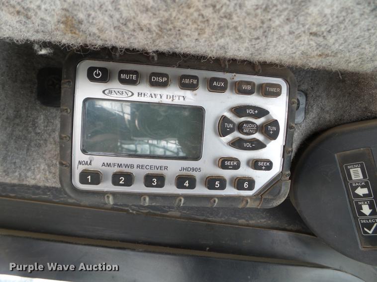 image for item EW9812 2011 John Deere 328D skid steer