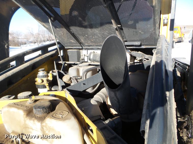 image for item EW9812 2011 John Deere 328D skid steer