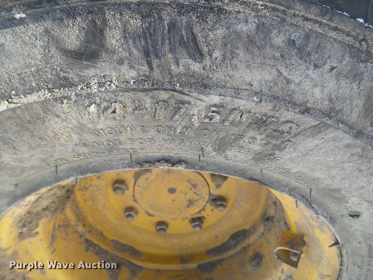 image for item EW9812 2011 John Deere 328D skid steer