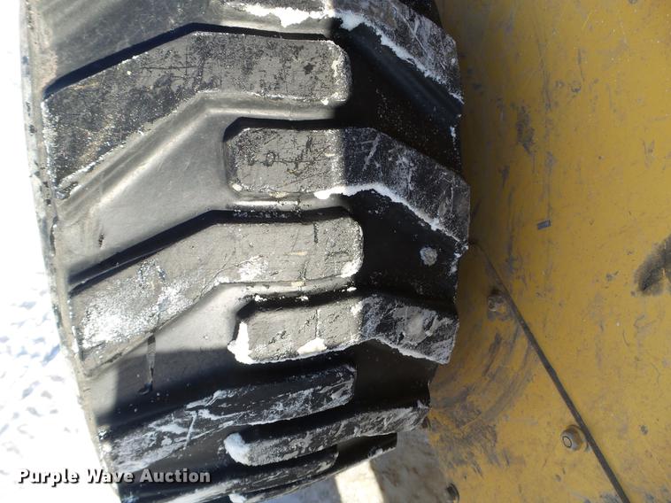 image for item EW9812 2011 John Deere 328D skid steer